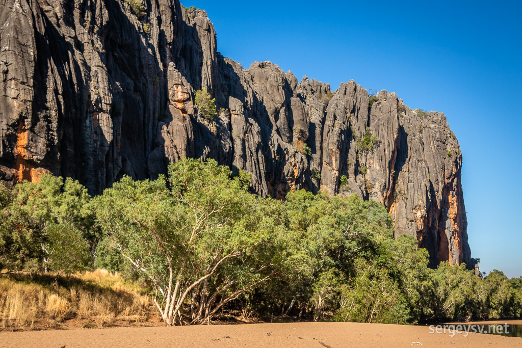 The limestone walls are simply spectacular.