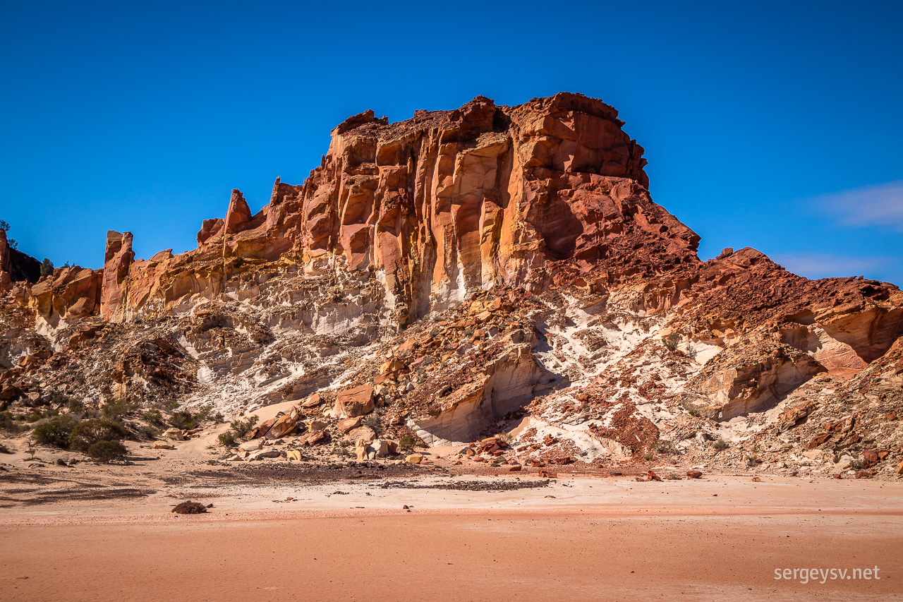 The colourful rocks up close.