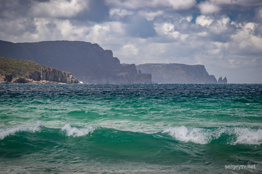 Surfs and cliffs.