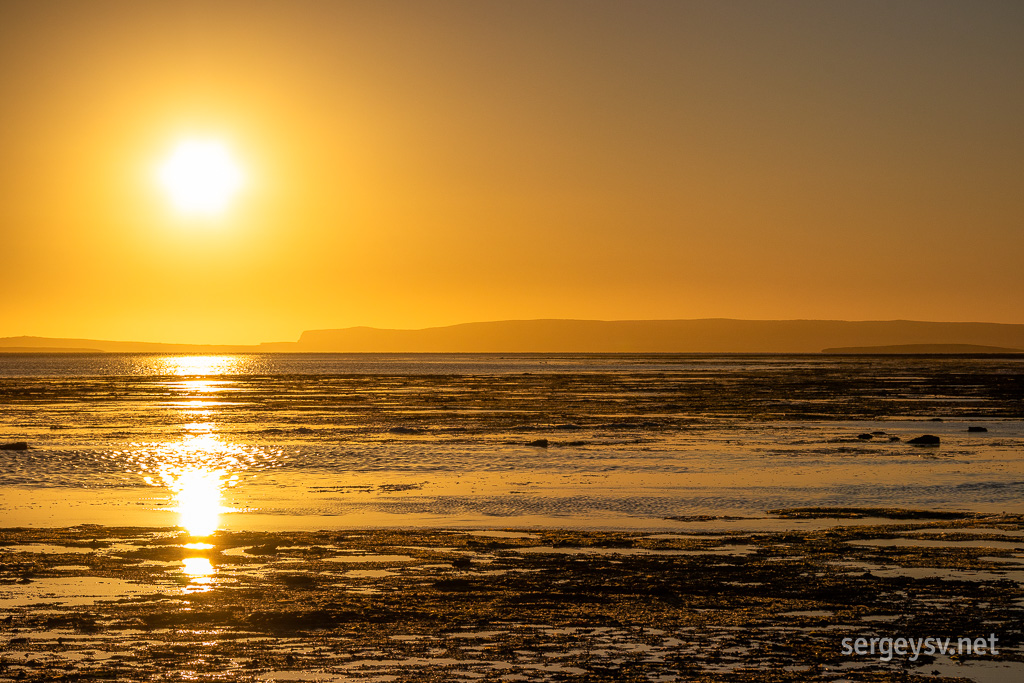 A sunset on the shallows.